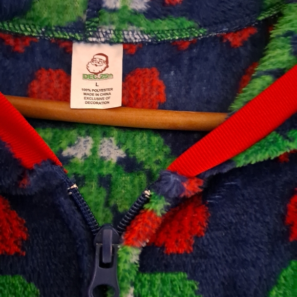 Dec 25th Unisex Mistletoe Zip Onesie Hoodie LG NWOT - Picture 7 of 11